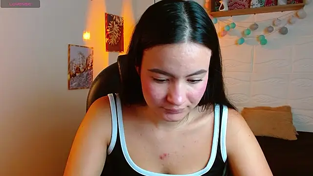 Snapshot of rosaleia_ chatting on June 17, 5:51 am rosaleia online show from June 17, 5:51 am