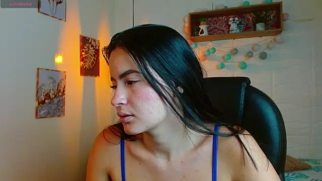 Snapshot of rosaleia_ chatting on June 19, 3:23 am rosaleia online show from June 19, 3:23 am