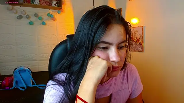 Snapshot of rosaleia_ chatting on June 5, 6:52 am rosaleia online show from June 5, 6:52 am