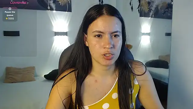 Snapshot of rosaleia_ chatting on June 21, 1:44 am rosaleia online show from June 21, 1:44 am