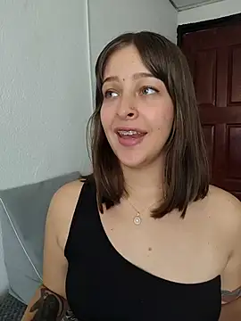 Snapshot of Mari_Rouse chatting on May 5, 3:37 pm Mari Rouse online show from May 5, 3:37 pm