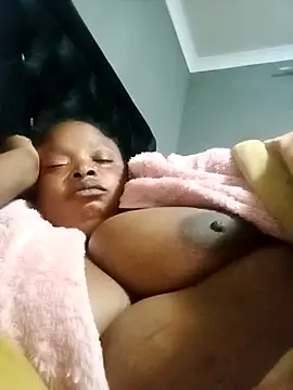 SweetBelly1 online show from May 7, 7:39 pm