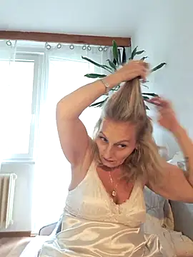 Snapshot of Blond_lady_czech chatting on July 14, 3:40 pm Blond lady czech online show from July 14, 3:40 pm