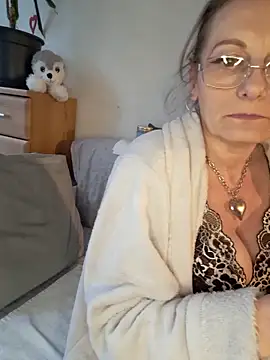 Blond lady czech online show from May 15, 5:55 pm