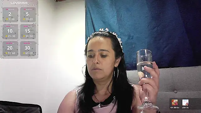 Snapshot of Estefany-magic chatting on June 21, 2:28 am Estefany-magic online show from June 21, 2:28 am