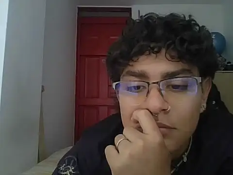xhecho uzumaki online show from May 7, 6:11 pm