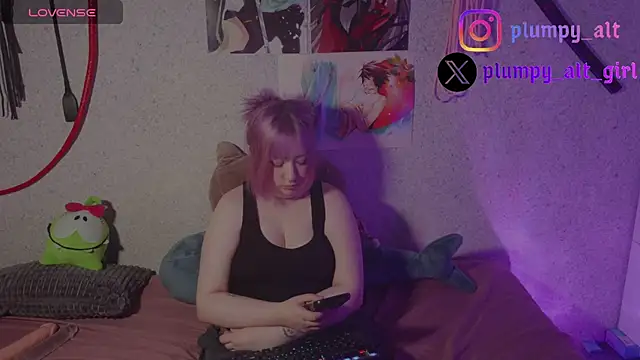 plumpy girl online show from May 22, 7:45 pm