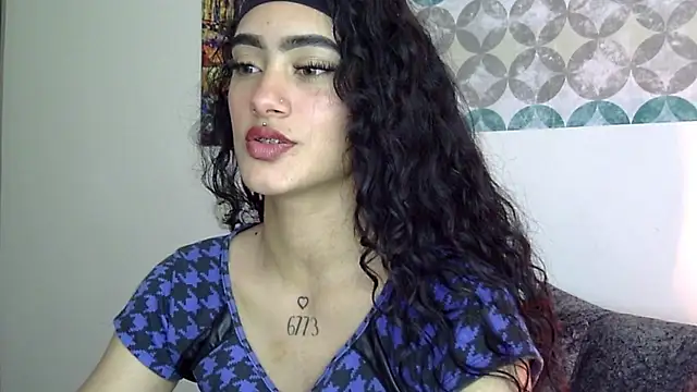 Snapshot of shelsy_d chatting on April 23, 8:32 pm shelsy d online show from April 23, 8:32 pm