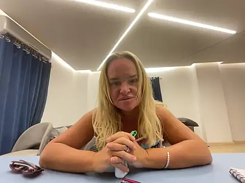 parisheliton online show from April 14, 5:45 am