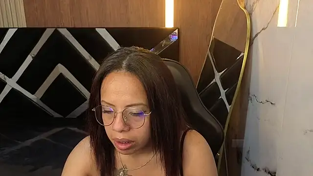 Snapshot of valerytp chatting on July 1, 7:36 pm valerytp online show from July 1, 7:36 pm