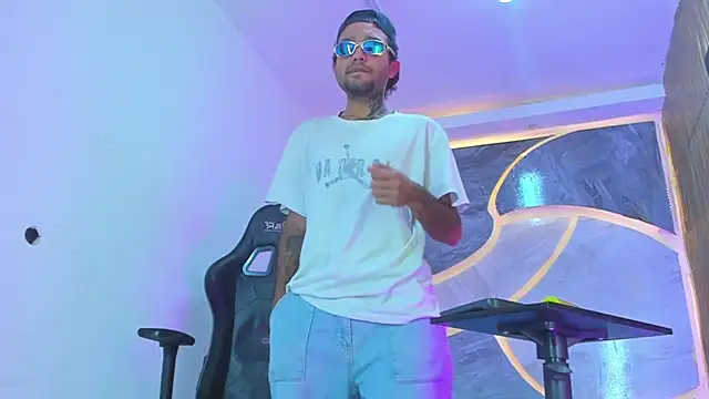 Josh Hot Sex online show from April 14, 11:26 am