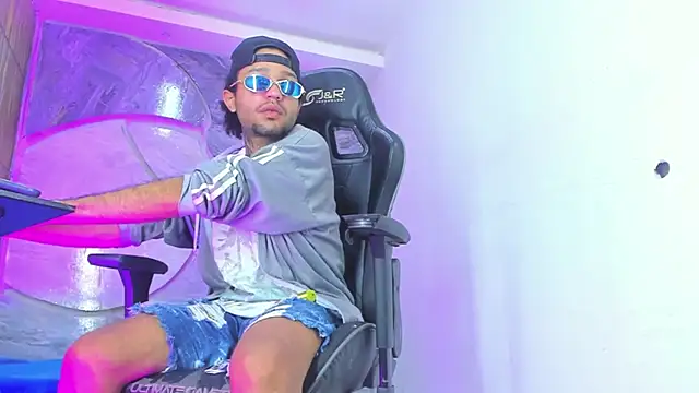 Josh Hot Sex online show from April 13, 12:31 pm