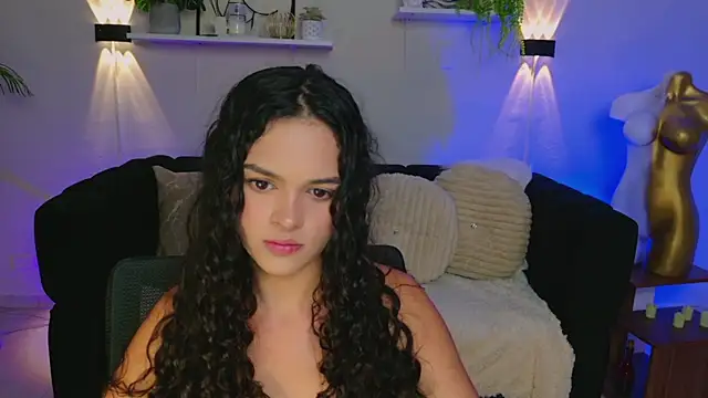Snapshot of MaraVelvett chatting on July 5, 10:49 pm MaraVelvett online show from July 5, 10:49 pm