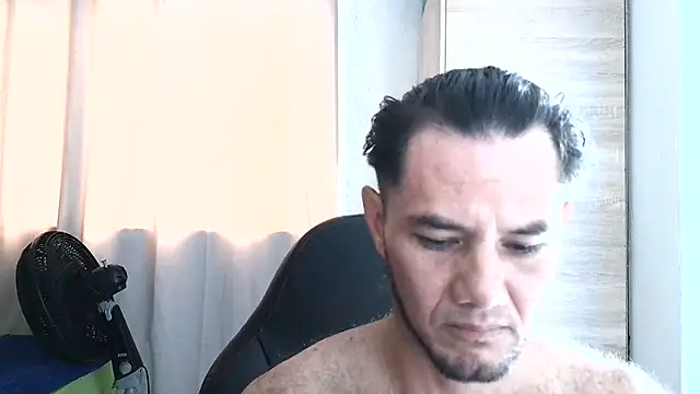 Snapshot of andrew_1520 chatting on July 7, 7:39 pm andrew 1520 online show from July 7, 7:39 pm