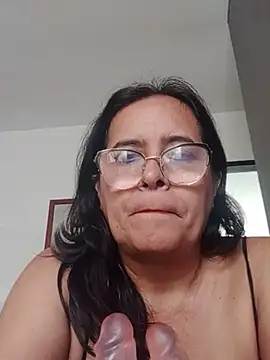 Snapshot of PienCanela chatting on June 19, 1:06 pm PienCanela online show from June 19, 1:06 pm