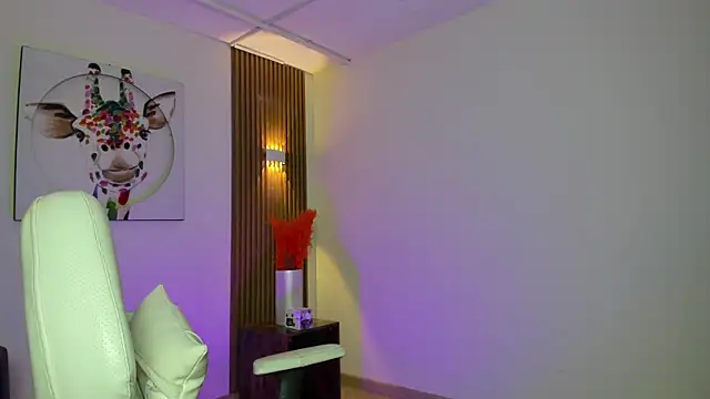 Snapshot of Flor_pink chatting on July 11, 4:24 am Flor pink online show from July 11, 4:24 am