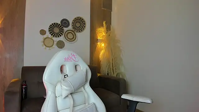 Snapshot of Flor_pink chatting on July 9, 4:02 am Flor pink online show from July 9, 4:02 am