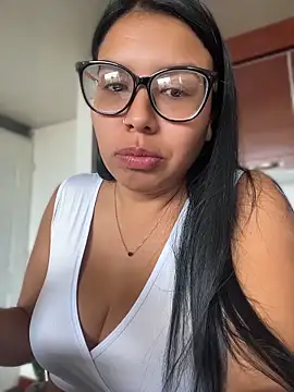Iam-sophia27 online show from June 14, 4:30 pm
