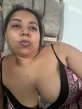 Snapshot of Ninibella chatting on July 8, 9:48 pm Ninibella online show from July 8, 9:48 pm