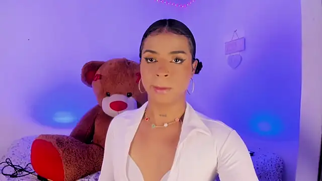 nikolle mistrreHots online show from July 7, 10:46 pm