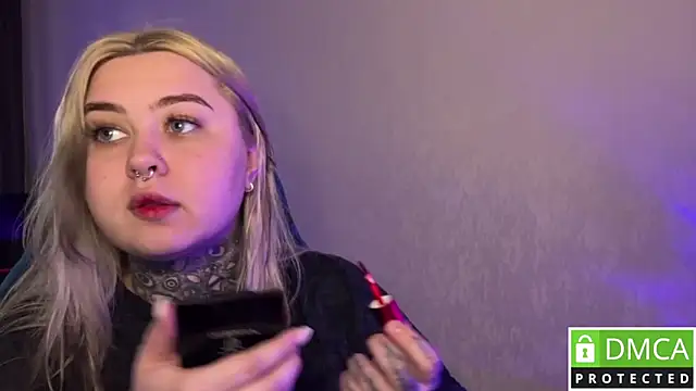 CuteUna online show from April 14, 9:47 am