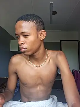 Snapshot of youngAndReckles chatting on April 11, 7:27 am youngAndReckles online show from April 11, 7:27 am