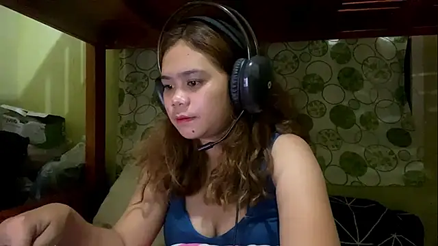 ElodiaSebourn online show from April 16, 12:39 pm