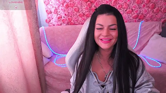 BlackFoxyyy online show from April 13, 1:48 pm