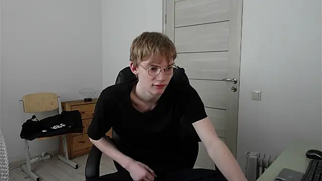 Snapshot of Dave_Redmond chatting on May 6, 1:48 pm Dave Redmond online show from May 6, 1:48 pm