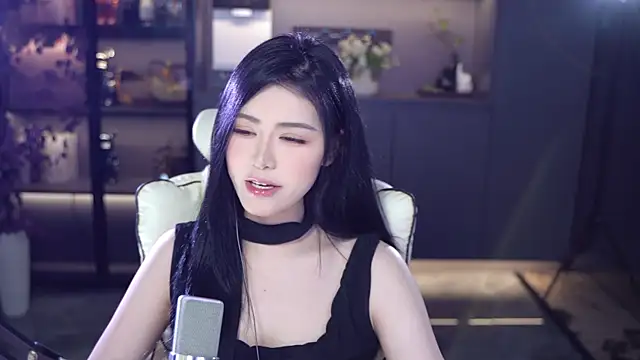 Seraphinei online show from May 10, 1:25 pm
