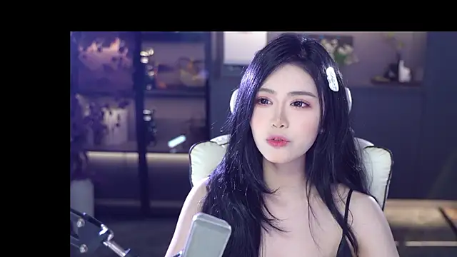 Seraphinei online show from May 11, 1:23 pm