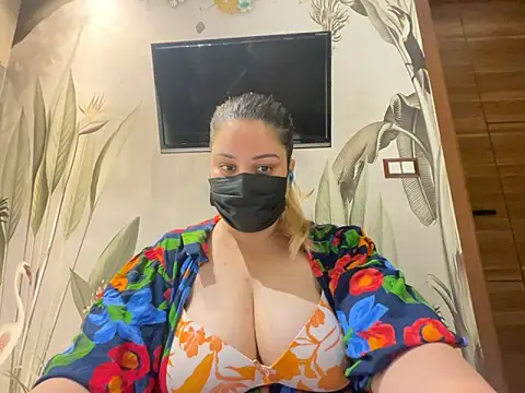 kavyasingh36 online show from June 2, 10:48 am