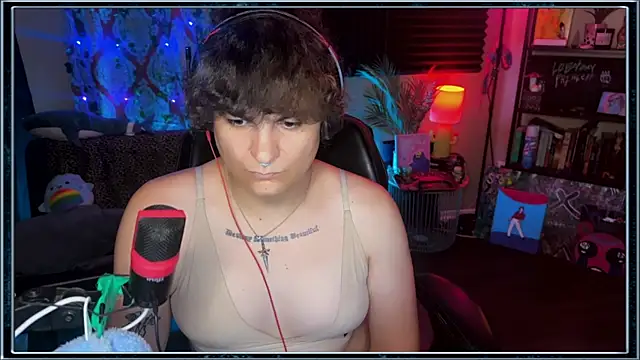 lobotomyprincess online show from May 2, 5:45 am