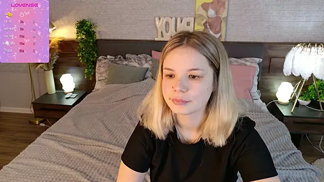 KimEvanss online show from May 15, 5:27 am