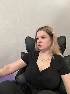 Snapshot of KimEvanss chatting on June 26, 5:24 am KimEvanss online show from June 26, 5:24 am