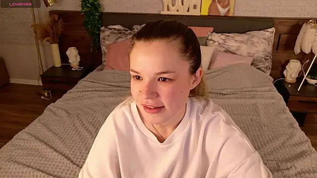 KimEvanss online show from May 9, 5:11 am