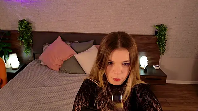 KimEvanss online show from April 14, 11:26 am