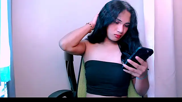 slutty aki online show from May 18, 2:12 am
