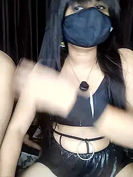 Snapshot of Eleena_G chatting on April 18, 11:12 am Eleena G online show from April 18, 11:12 am