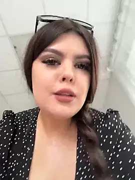 AmeliaBronze online show from May 24, 2:11 am