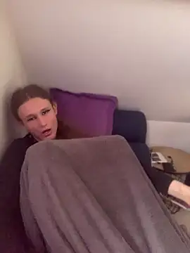 scvndi33 online show from April 13, 11:25 am