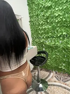 MELIZ QUEEN online show from May 2, 11:59 am