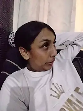 Snapshot of MELIZ_QUEEN chatting on June 17, 12:32 am MELIZ QUEEN online show from June 17, 12:32 am