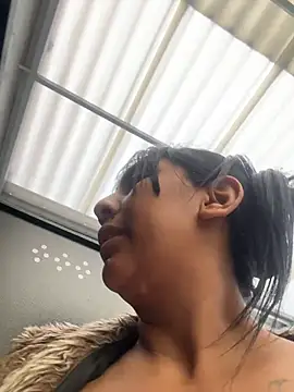 Snapshot of MELIZ_QUEEN chatting on June 10, 11:44 am MELIZ QUEEN online show from June 10, 11:44 am