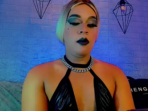 CristalGill  online show from June 18, 7:30 pm
