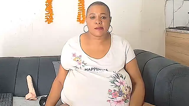 BUSTYQUEEN56  online show from April 24, 6:59 am