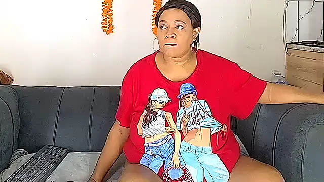 BUSTYQUEEN56  online show from April 19, 5:25 pm