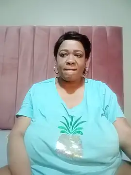 BUSTYQUEEN56  online show from June 7, 4:18 am