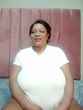 BUSTYQUEEN56  online show from June 6, 8:08 am