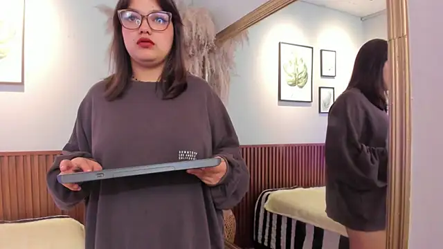 AMBERBENELLI online show from April 16, 7:31 am